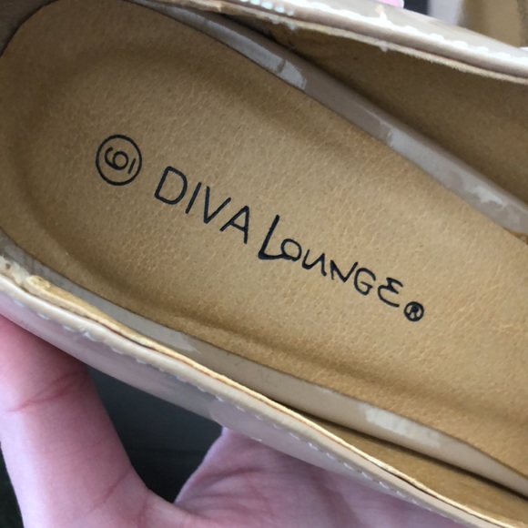 Nude Bow Pumps - Picture 6 of 9